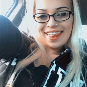 Meet your Posher, Nicole